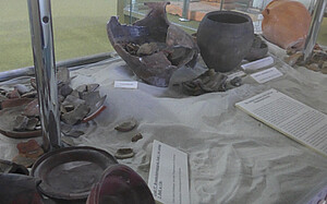 Bildinhalt: Römische Fundstücke im Rathaus Gauting